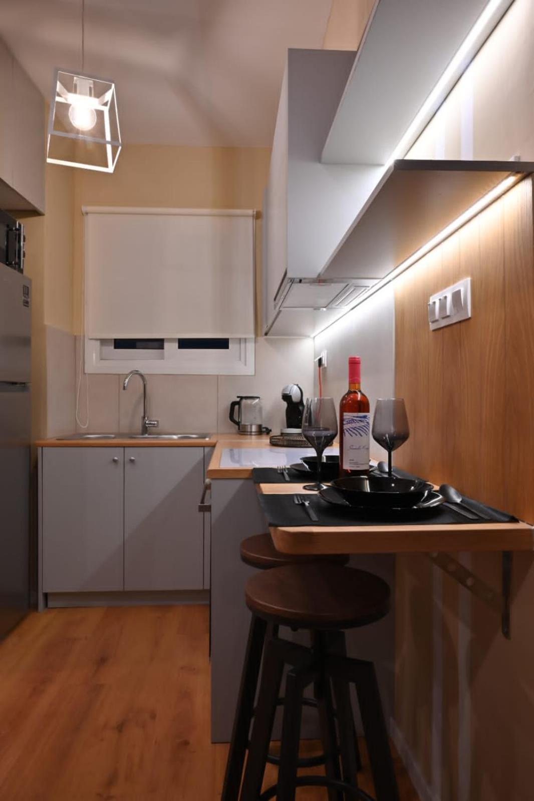 Modern Two Bedroom At Koukaki